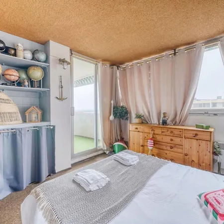 Appartement De Front De *